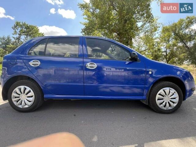 Синій Шкода Фабія, об'ємом двигуна 1.4 л та пробігом 180 тис. км за 4200 $, фото 22 на Automoto.ua