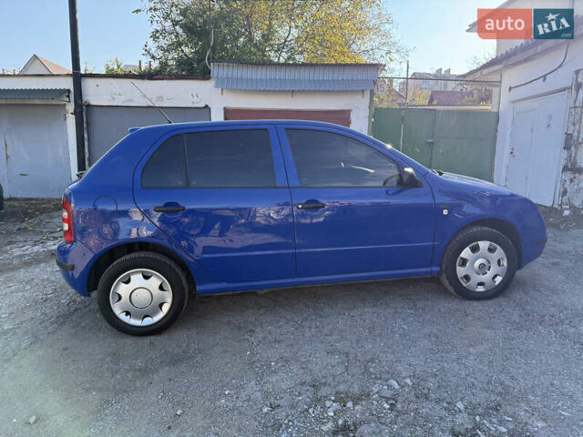 Синій Шкода Фабія, об'ємом двигуна 1.4 л та пробігом 188 тис. км за 3800 $, фото 7 на Automoto.ua
