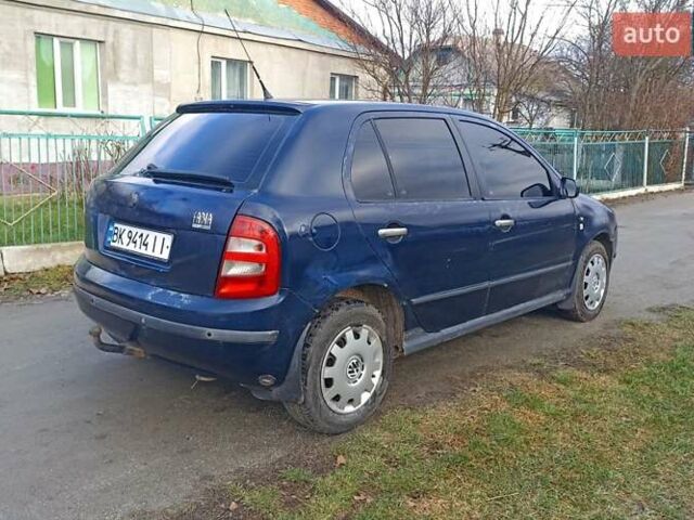 Синий Шкода Фабия, объемом двигателя 1.4 л и пробегом 300 тыс. км за 1980 $, фото 3 на Automoto.ua