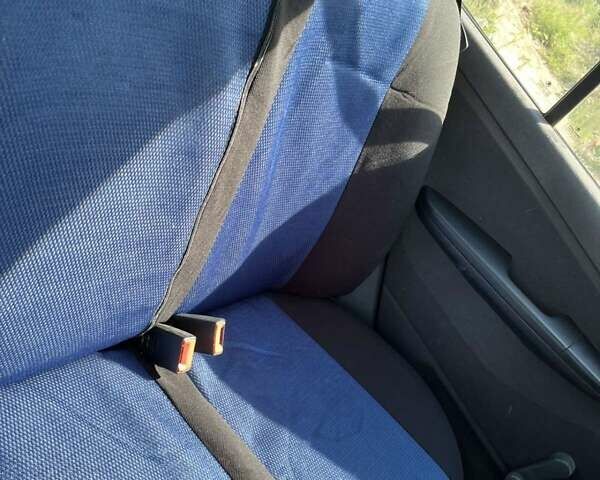 Синій Шкода Фабія, об'ємом двигуна 1.4 л та пробігом 180 тис. км за 4200 $, фото 23 на Automoto.ua