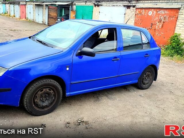 Синий Шкода Фабия, объемом двигателя 1.4 л и пробегом 206 тыс. км за 4000 $, фото 3 на Automoto.ua