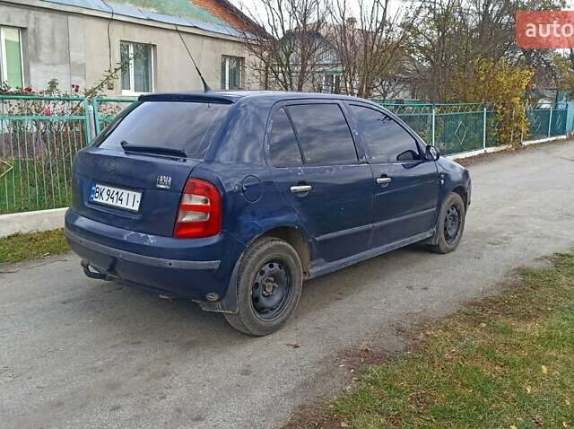 Синій Шкода Фабія, об'ємом двигуна 1.4 л та пробігом 300 тис. км за 1950 $, фото 3 на Automoto.ua