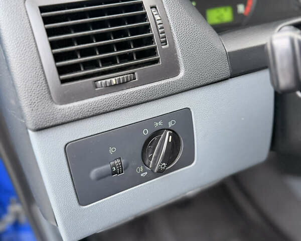 Синий Шкода Фабия, объемом двигателя 1.39 л и пробегом 188 тыс. км за 3600 $, фото 32 на Automoto.ua