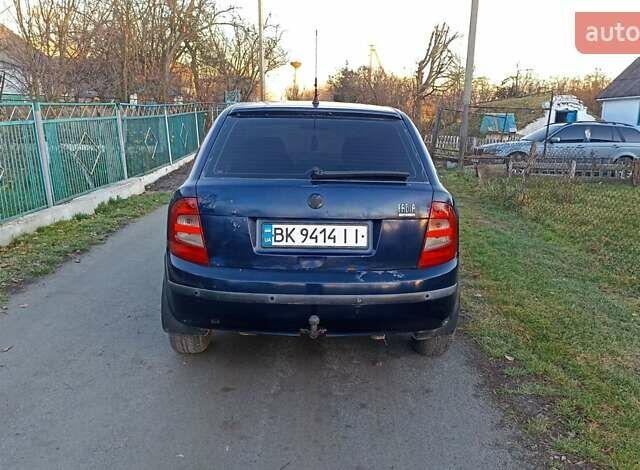 Синій Шкода Фабія, об'ємом двигуна 1.4 л та пробігом 300 тис. км за 1980 $, фото 5 на Automoto.ua