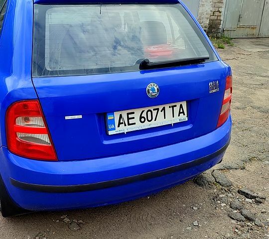 Синий Шкода Фабия, объемом двигателя 1.4 л и пробегом 206 тыс. км за 4000 $, фото 4 на Automoto.ua