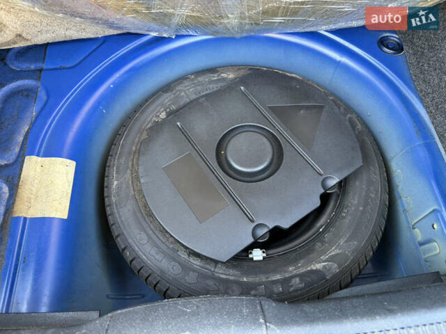 Синій Шкода Фабія, об'ємом двигуна 1.4 л та пробігом 188 тис. км за 3800 $, фото 16 на Automoto.ua