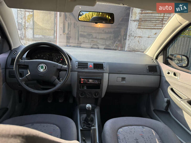 Синій Шкода Фабія, об'ємом двигуна 1.4 л та пробігом 188 тис. км за 3800 $, фото 14 на Automoto.ua