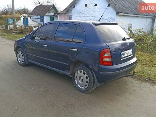 Синий Шкода Фабия, объемом двигателя 1.4 л и пробегом 300 тыс. км за 1980 $, фото 1 на Automoto.ua