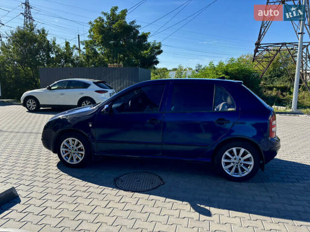 Синій Шкода Фабія, об'ємом двигуна 2 л та пробігом 445 тис. км за 3700 $, фото 4 на Automoto.ua
