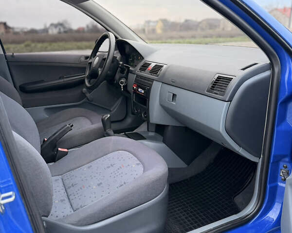 Синий Шкода Фабия, объемом двигателя 1.39 л и пробегом 188 тыс. км за 3600 $, фото 46 на Automoto.ua