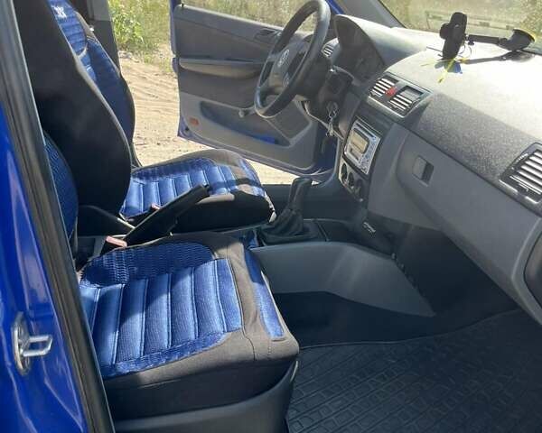 Синій Шкода Фабія, об'ємом двигуна 1.4 л та пробігом 180 тис. км за 4200 $, фото 10 на Automoto.ua