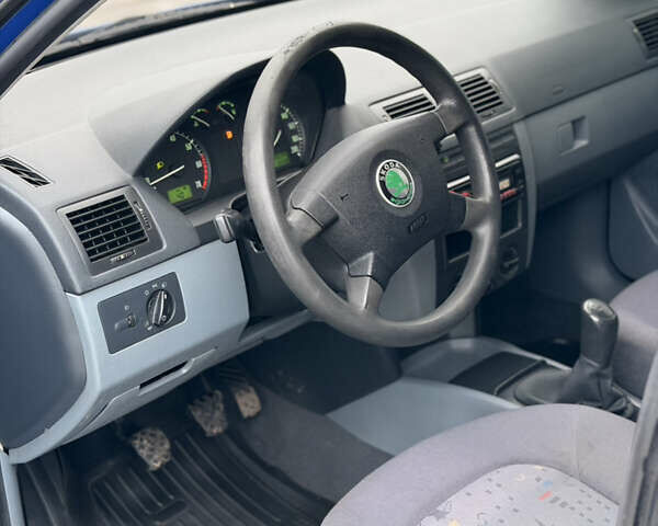 Синий Шкода Фабия, объемом двигателя 1.39 л и пробегом 188 тыс. км за 3600 $, фото 30 на Automoto.ua