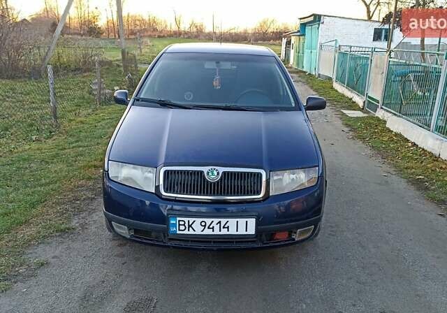 Синій Шкода Фабія, об'ємом двигуна 1.4 л та пробігом 300 тис. км за 1980 $, фото 4 на Automoto.ua