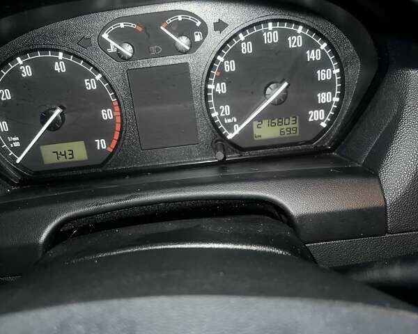 Синий Шкода Фабия, объемом двигателя 1.39 л и пробегом 217 тыс. км за 3400 $, фото 4 на Automoto.ua