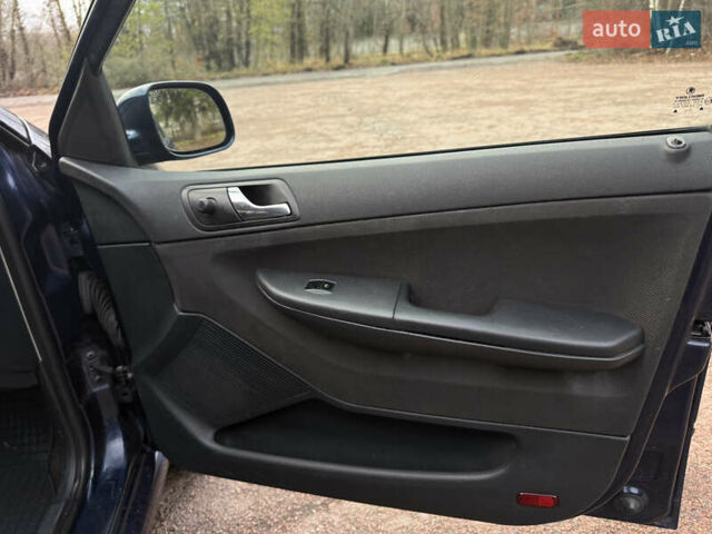 Синій Шкода Фабія, об'ємом двигуна 1.2 л та пробігом 236 тис. км за 2750 $, фото 14 на Automoto.ua