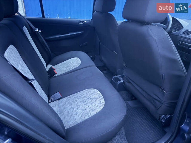 Синій Шкода Фабія, об'ємом двигуна 1.2 л та пробігом 230 тис. км за 2900 $, фото 15 на Automoto.ua