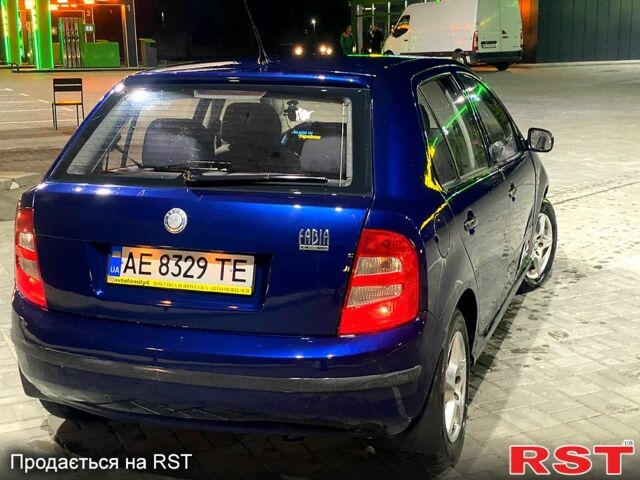 Синий Шкода Фабия, объемом двигателя 1.4 л и пробегом 250 тыс. км за 3200 $, фото 4 на Automoto.ua