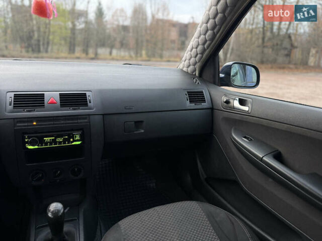 Синій Шкода Фабія, об'ємом двигуна 1.2 л та пробігом 236 тис. км за 2750 $, фото 20 на Automoto.ua