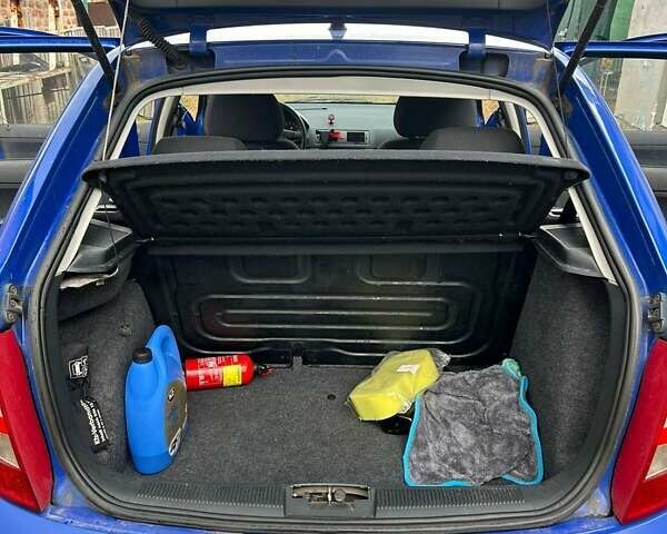 Шкода Фабия 2003 в Александрие на Automoto.ua Синий Шкода Фабия, объемом двигателя 1.2 л и пробегом 279 тыс. км за 2900 $, фото 6 на Automoto.ua