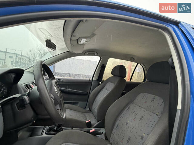 Синий Шкода Фабия, объемом двигателя 1.39 л и пробегом 170 тыс. км за 3000 $, фото 19 на Automoto.ua