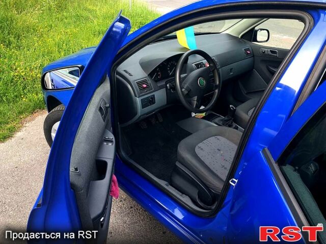 Шкода Фабия 2003 в Полтаве на Automoto.ua Синий Шкода Фабия, объемом двигателя 1.2 л и пробегом 0 тыс. км за 3300 $, фото 5 на Automoto.ua