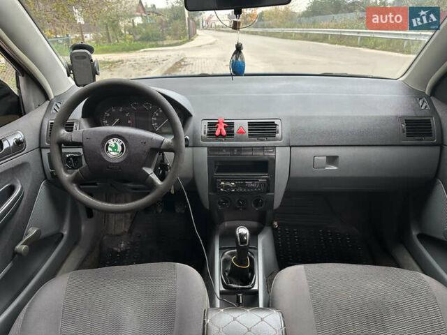 Шкода Фабия 2003 в Костополе на Automoto.ua Синий Шкода Фабия, объемом двигателя 1.2 л и пробегом 300 тыс. км за 2650 $, фото 11 на Automoto.ua