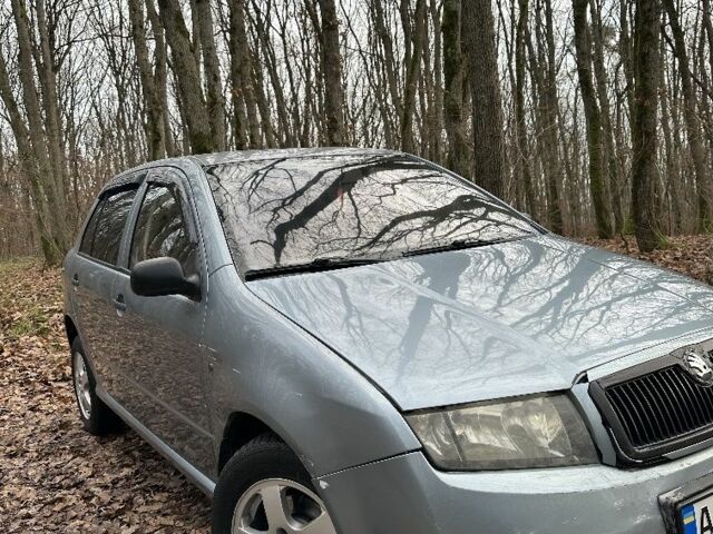 Синий Шкода Фабия, объемом двигателя 1.4 л и пробегом 330 тыс. км за 3500 $, фото 1 на Automoto.ua