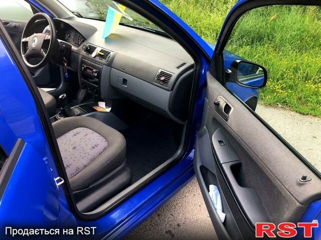 Шкода Фабія 2003 у Полтаві на Automoto.ua Синій Шкода Фабія, об'ємом двигуна 1.2 л та пробігом 0 тис. км за 3300 $, фото 7 на Automoto.ua