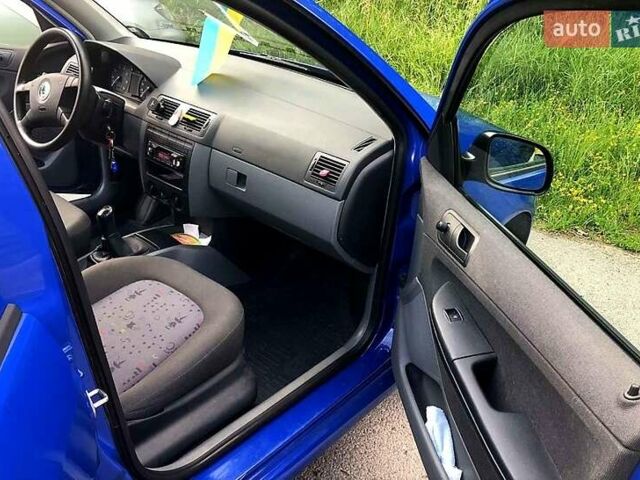Шкода Фабия 2003 в Полтаве на Automoto.ua Синий Шкода Фабия, объемом двигателя 1.2 л и пробегом 248 тыс. км за 3300 $, фото 6 на Automoto.ua