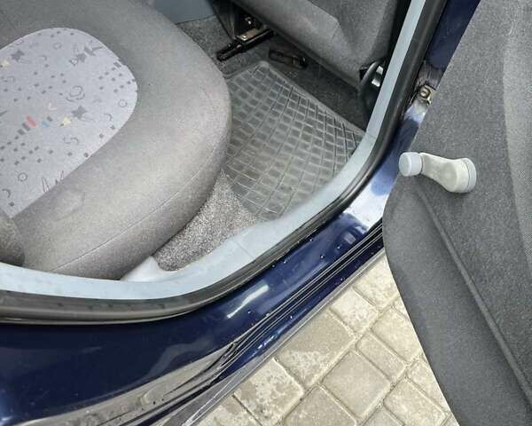 Синий Шкода Фабия, объемом двигателя 1.2 л и пробегом 143 тыс. км за 3600 $, фото 11 на Automoto.ua