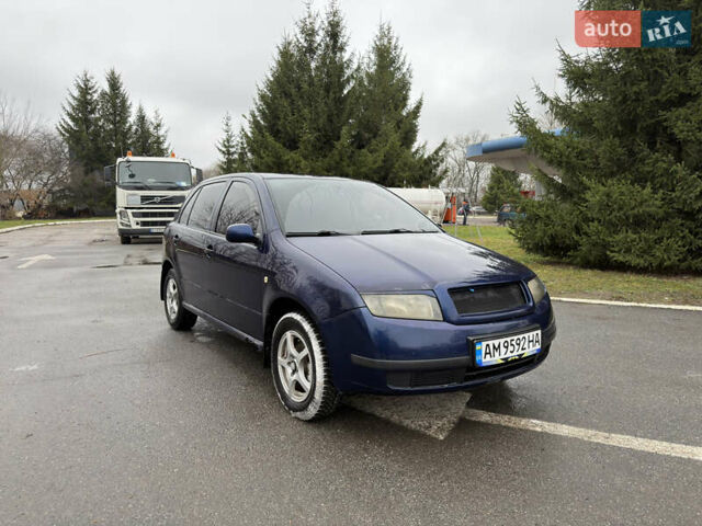 Синій Шкода Фабія, об'ємом двигуна 1.2 л та пробігом 200 тис. км за 2400 $, фото 2 на Automoto.ua