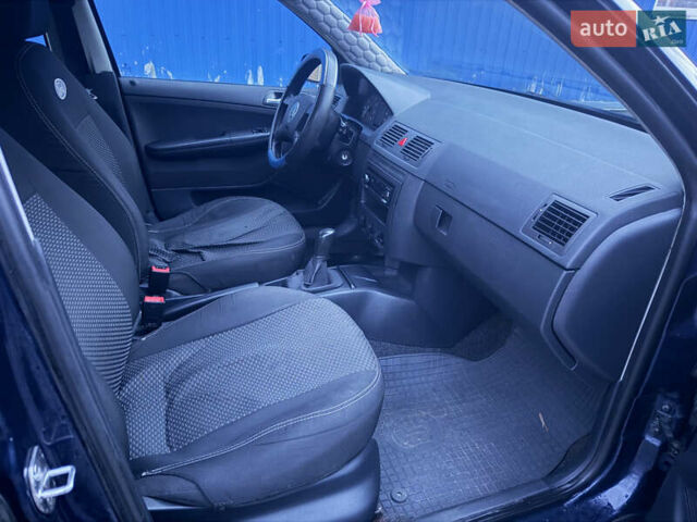 Синій Шкода Фабія, об'ємом двигуна 1.2 л та пробігом 230 тис. км за 2900 $, фото 16 на Automoto.ua