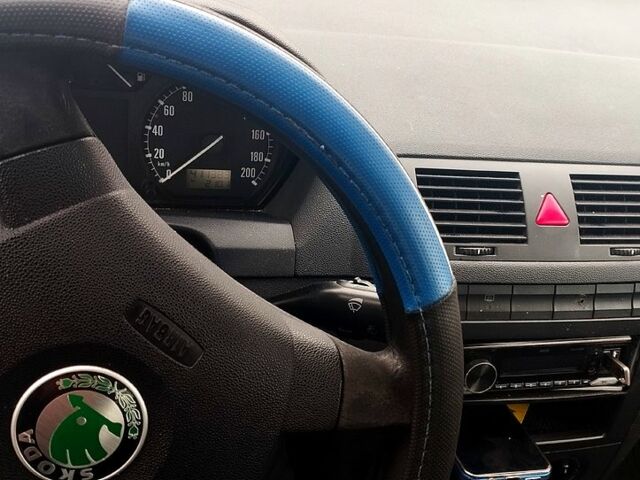 Синій Шкода Фабія, об'ємом двигуна 1.2 л та пробігом 400 тис. км за 3000 $, фото 1 на Automoto.ua