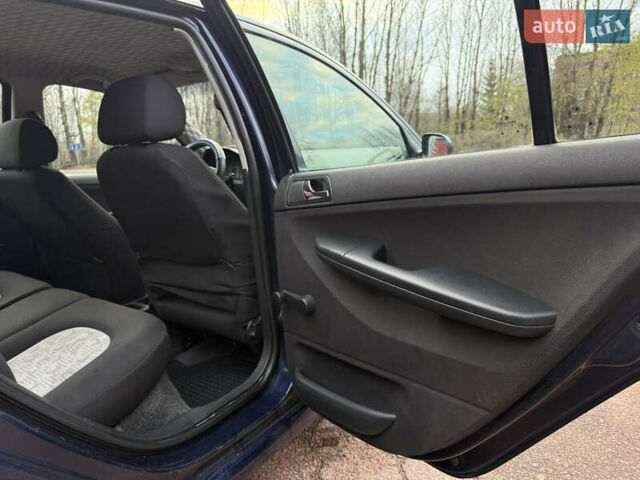 Синій Шкода Фабія, об'ємом двигуна 1.2 л та пробігом 236 тис. км за 2750 $, фото 21 на Automoto.ua