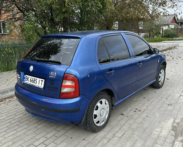 Шкода Фабия 2003 в Костополе на Automoto.ua Синий Шкода Фабия, объемом двигателя 1.2 л и пробегом 300 тыс. км за 2650 $, фото 3 на Automoto.ua