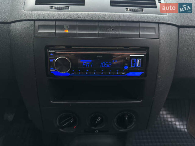 Синій Шкода Фабія, об'ємом двигуна 1.2 л та пробігом 236 тис. км за 2750 $, фото 17 на Automoto.ua