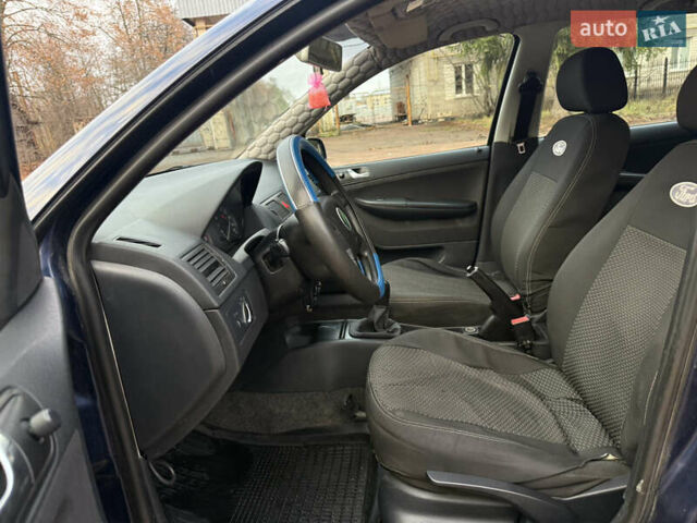 Синій Шкода Фабія, об'ємом двигуна 1.2 л та пробігом 236 тис. км за 2750 $, фото 10 на Automoto.ua