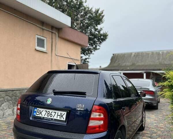 Синий Шкода Фабия, объемом двигателя 1.2 л и пробегом 143 тыс. км за 3600 $, фото 16 на Automoto.ua