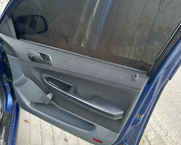 Шкода Фабия 2003 в Костополе на Automoto.ua Синий Шкода Фабия, объемом двигателя 1.2 л и пробегом 300 тыс. км за 2650 $, фото 9 на Automoto.ua