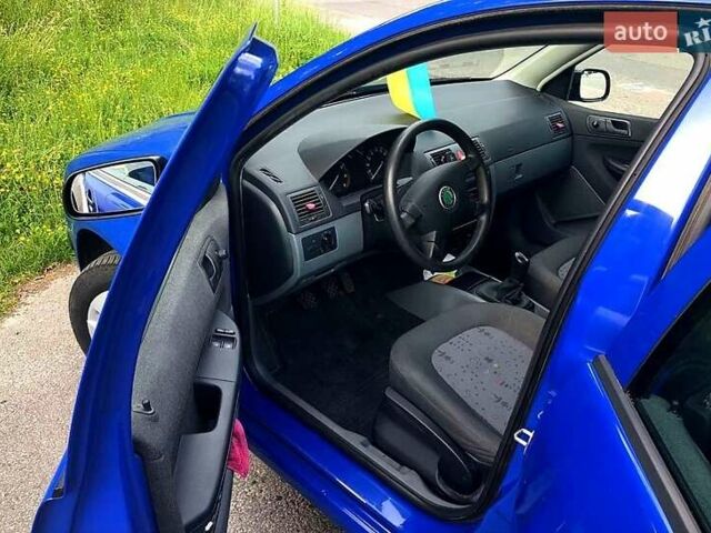 Шкода Фабия 2003 в Полтаве на Automoto.ua Синий Шкода Фабия, объемом двигателя 1.2 л и пробегом 248 тыс. км за 3300 $, фото 4 на Automoto.ua