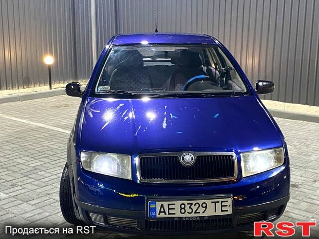 Синий Шкода Фабия, объемом двигателя 1.4 л и пробегом 250 тыс. км за 3200 $, фото 2 на Automoto.ua