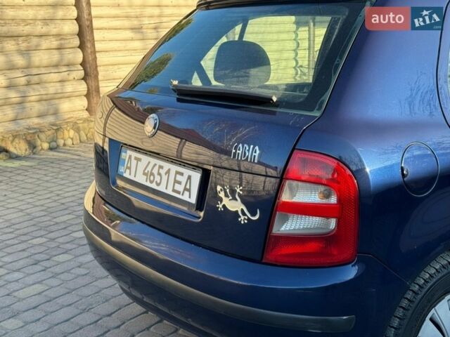 Синий Шкода Фабия, объемом двигателя 1.42 л и пробегом 320 тыс. км за 2800 $, фото 3 на Automoto.ua