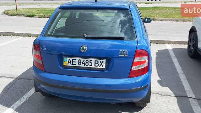Синий Шкода Фабия, объемом двигателя 1.39 л и пробегом 205 тыс. км за 3099 $, фото 3 на Automoto.ua