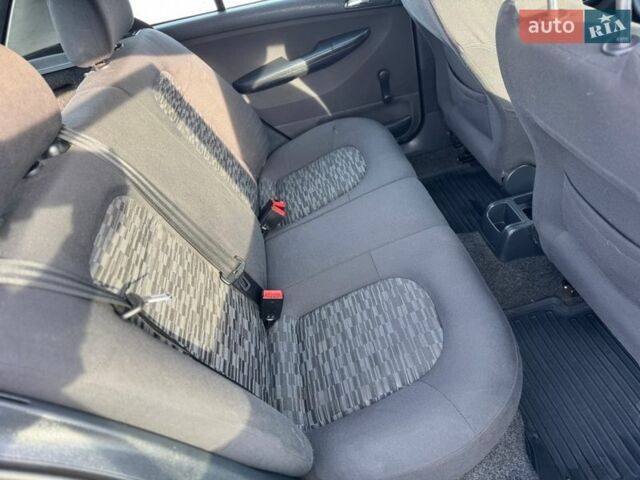 Синий Шкода Фабия, объемом двигателя 1.42 л и пробегом 320 тыс. км за 2800 $, фото 14 на Automoto.ua