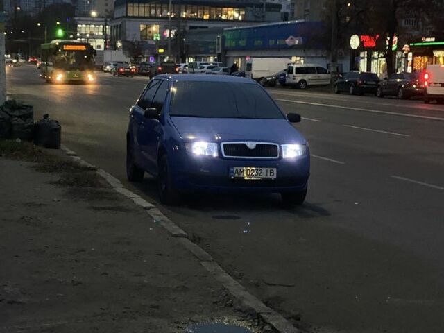 Синий Шкода Фабия, объемом двигателя 1.2 л и пробегом 206 тыс. км за 3300 $, фото 5 на Automoto.ua
