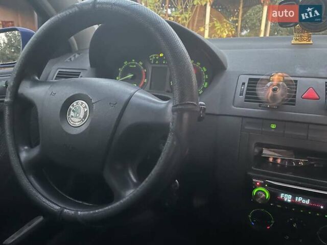 Синій Шкода Фабія, об'ємом двигуна 1.42 л та пробігом 355 тис. км за 3300 $, фото 5 на Automoto.ua