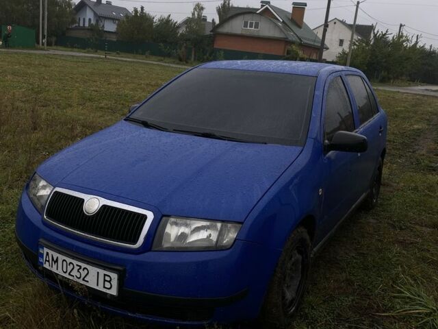 Синий Шкода Фабия, объемом двигателя 1.2 л и пробегом 206 тыс. км за 3300 $, фото 1 на Automoto.ua