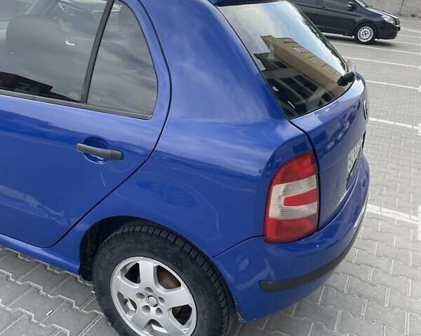 Синій Шкода Фабія, об'ємом двигуна 1.39 л та пробігом 350 тис. км за 3900 $, фото 3 на Automoto.ua