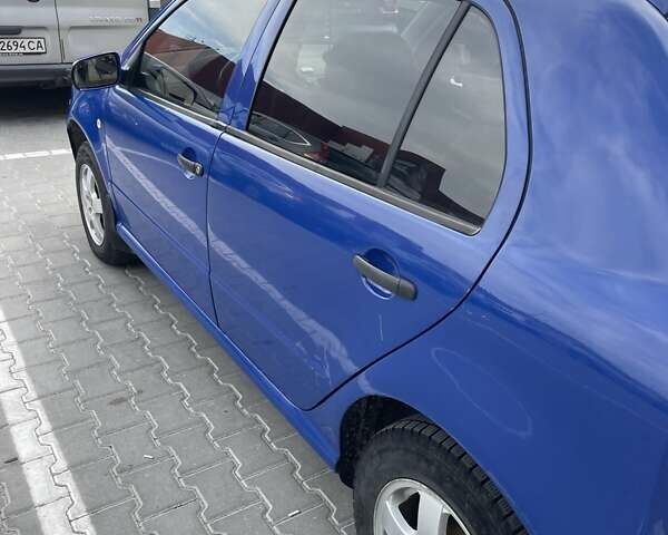 Синій Шкода Фабія, об'ємом двигуна 1.42 л та пробігом 355 тис. км за 3300 $, фото 3 на Automoto.ua