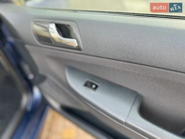 Синий Шкода Фабия, объемом двигателя 1.42 л и пробегом 320 тыс. км за 2800 $, фото 20 на Automoto.ua